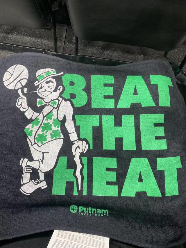 星空体育官方网站-【现场】绿军再次痛失主场 布朗欲摘面具寻求反弹