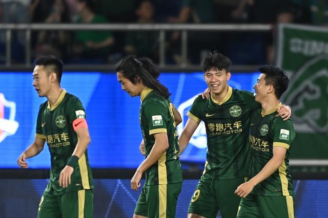 【中超】王钰栋2球程进助攻戴帽 浙江4比2亚泰